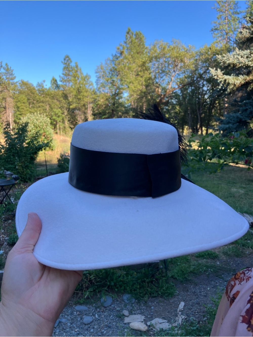 Joe Bill Miller wool brimmed hat with real feathers and ribbon - Picture 12 of 12